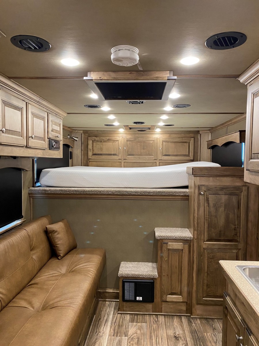 The Industry’s Best Horse Trailers with Living Quarters